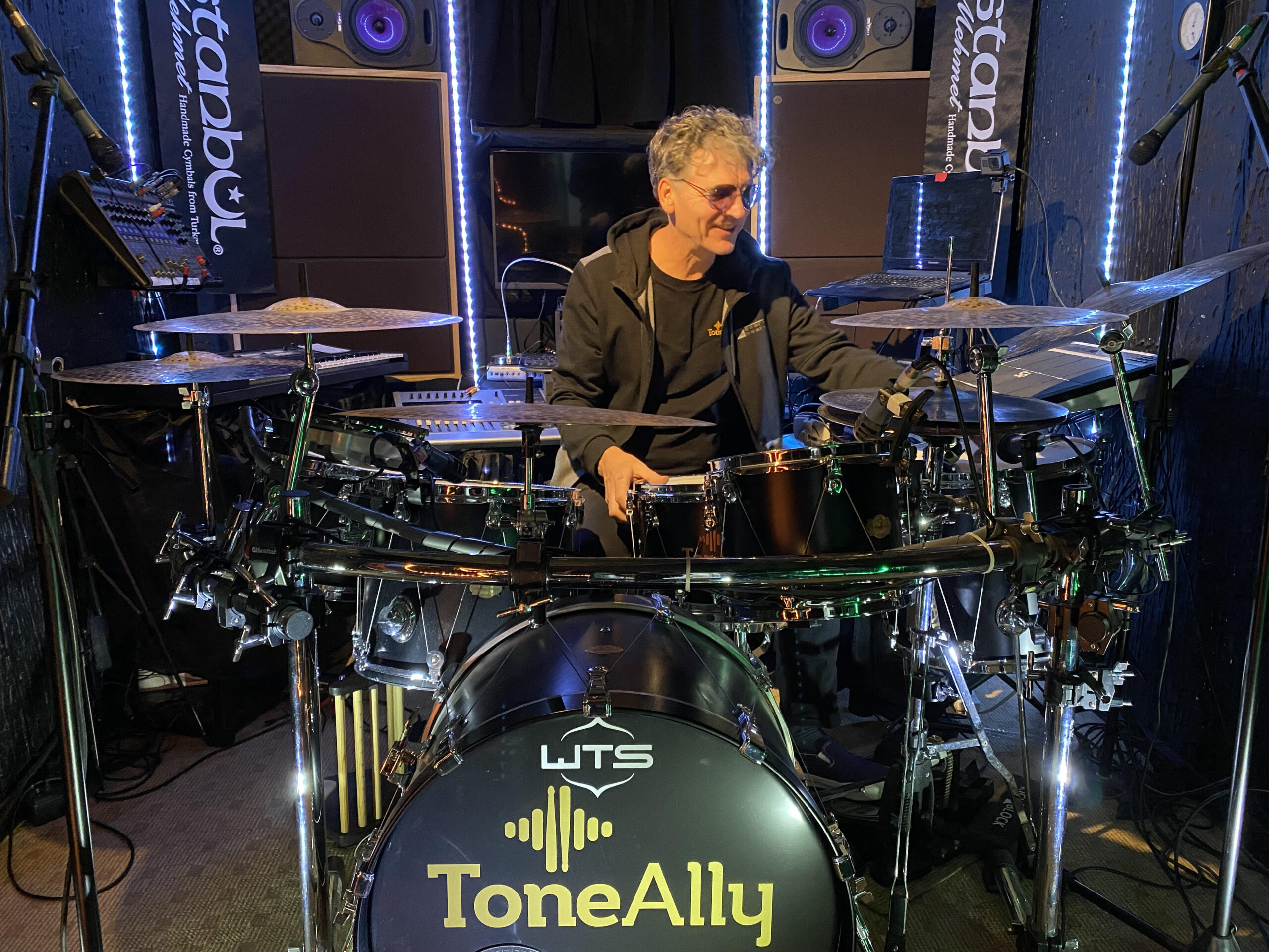 Nigel Powell Drumming
